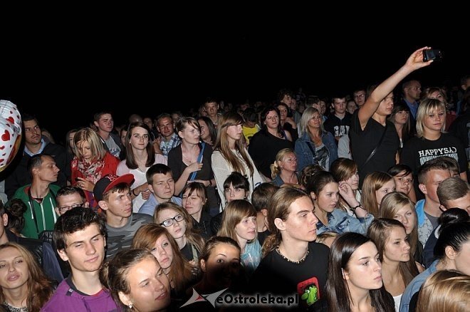 Formacja Nieżywych Schabuff i Happysad na zakończenie Miodobrania 2013 [26.08.2013] - zdjęcie #177 - eOstroleka.pl