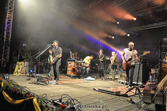 Formacja Nieżywych Schabuff i Happysad na zakończenie Miodobrania 2013 [26.08.2013] - zdjęcie #27 - eOstroleka.pl
