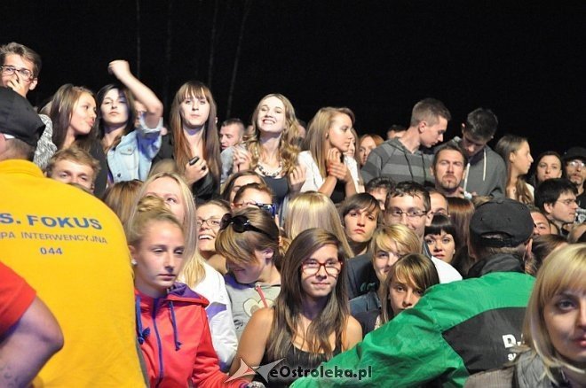 Formacja Nieżywych Schabuff i Happysad na zakończenie Miodobrania 2013 [26.08.2013] - zdjęcie #183 - eOstroleka.pl