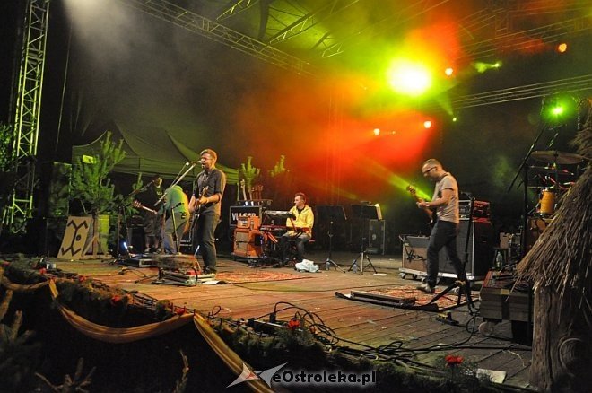 Formacja Nieżywych Schabuff i Happysad na zakończenie Miodobrania 2013 [26.08.2013] - zdjęcie #18 - eOstroleka.pl