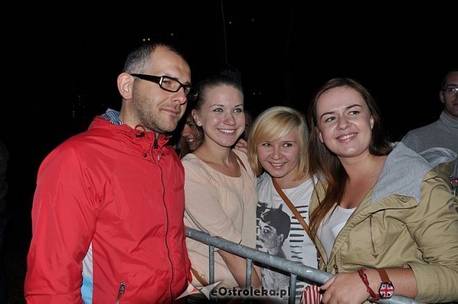 Formacja Nieżywych Schabuff i Happysad na zakończenie Miodobrania 2013 [26.08.2013] - zdjęcie #4 - eOstroleka.pl