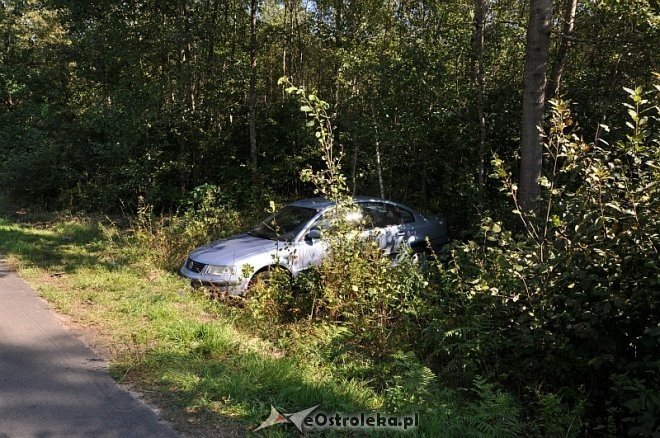 Kolizja na trasie Ostrołęka – Goworowo. Samochód wypadł z drogi [26.08.2013] - zdjęcie #11 - eOstroleka.pl