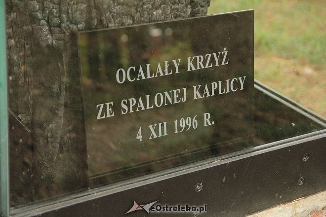 Krzyż ocalały z pożaru kaplicy parafii pw. Zbawiciela Świata [27.08.2013] - zdjęcie #5 - eOstroleka.pl