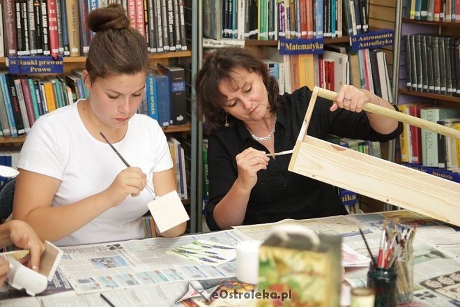 Twórcze spotkania z decoupage w Gminnej Bibliotece Publicznej w Rzekuniu [27.08.2013] - zdjęcie #8 - eOstroleka.pl