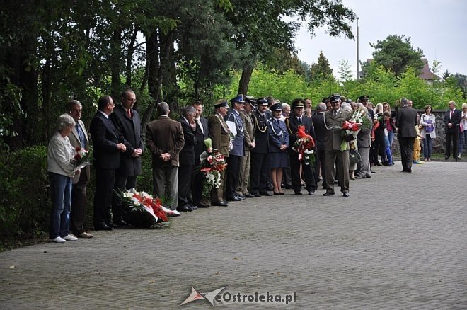 Miejskie obchody 74 rocznicy wybuchu II Wojny Światowej [1.09.2013] - zdjęcie #3 - eOstroleka.pl