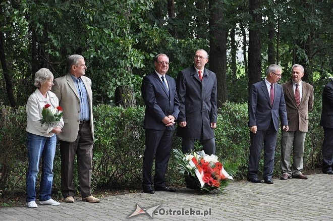 Miejskie obchody 74 rocznicy wybuchu II Wojny Światowej [1.09.2013] - zdjęcie #8 - eOstroleka.pl