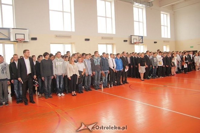 Uroczyste rozpoczęcie roku szkolnego w ZSZ nr 1 w Ostrołęce [02.09.2013] - zdjęcie #35 - eOstroleka.pl