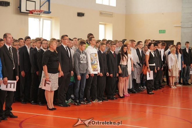 Uroczyste rozpoczęcie roku szkolnego w ZSZ nr 1 w Ostrołęce [02.09.2013] - zdjęcie #9 - eOstroleka.pl
