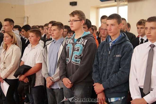 Uroczyste rozpoczęcie roku szkolnego w ZSZ nr 1 w Ostrołęce [02.09.2013] - zdjęcie #27 - eOstroleka.pl