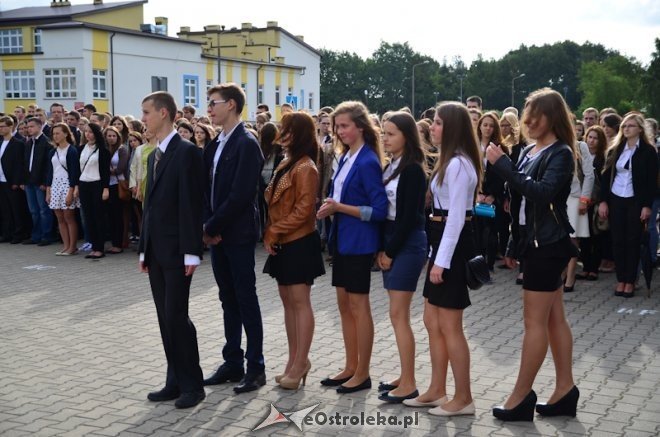 Uroczyste rozpoczęcie roku szkolnego w III LO - zdjęcie #13 - eOstroleka.pl