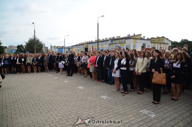 Uroczyste rozpoczęcie roku szkolnego w III LO - zdjęcie #10 - eOstroleka.pl