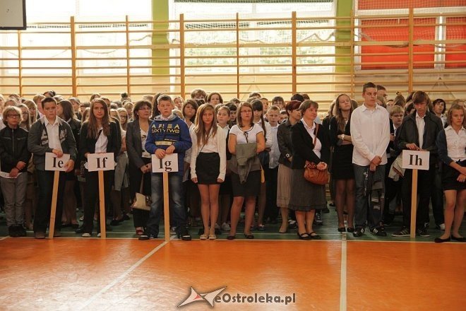 Gimnazjum nr 1 w Ostrołęce: Inauguracja roku szkolnego 2013/2014 [02.09.2013] - zdjęcie #2 - eOstroleka.pl