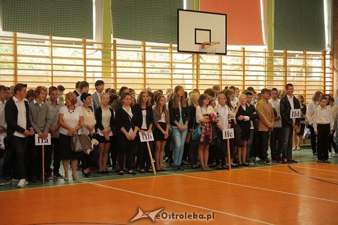 Gimnazjum nr 1 w Ostrołęce: Inauguracja roku szkolnego 2013/2014 [02.09.2013] - zdjęcie #32 - eOstroleka.pl