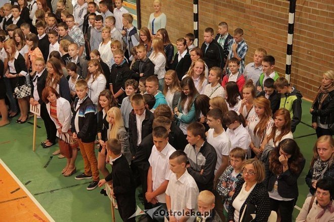 Gimnazjum nr 1 w Ostrołęce: Inauguracja roku szkolnego 2013/2014 [02.09.2013] - zdjęcie #16 - eOstroleka.pl