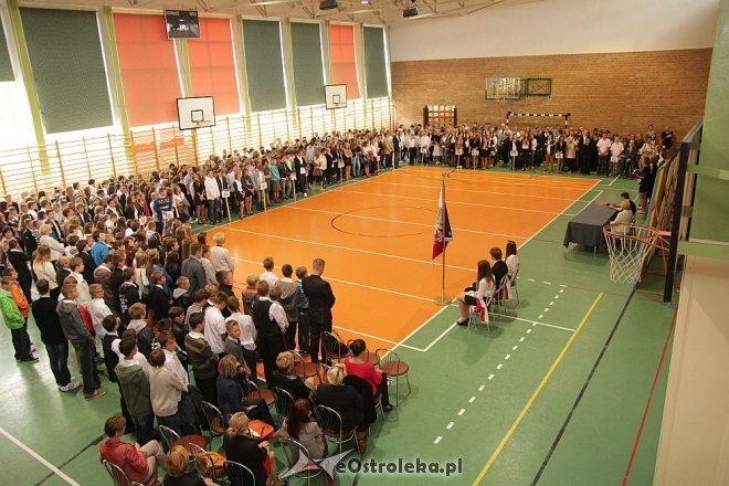 Gimnazjum nr 1 w Ostrołęce: Inauguracja roku szkolnego 2013/2014 [02.09.2013] - zdjęcie #9 - eOstroleka.pl