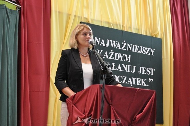 Inauguracja roku szkolnego 2013/2014 I i II LO w Ostrołęce [02.09.2013] - zdjęcie #33 - eOstroleka.pl