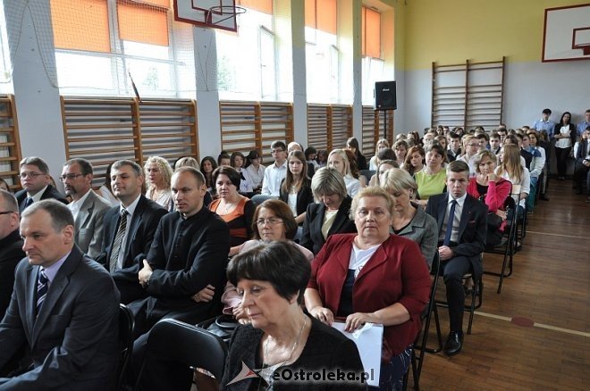 Inauguracja roku szkolnego 2013/2014 I i II LO w Ostrołęce [02.09.2013] - zdjęcie #17 - eOstroleka.pl