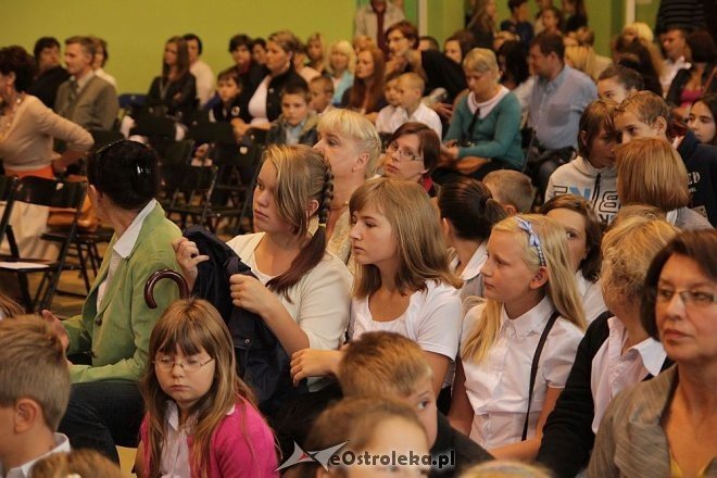 Uroczysta inauguracja roku szkolnego 2013/2014 w Zespole Szkół nr 3 w Ostrołęce [02.09.2013] - zdjęcie #46 - eOstroleka.pl