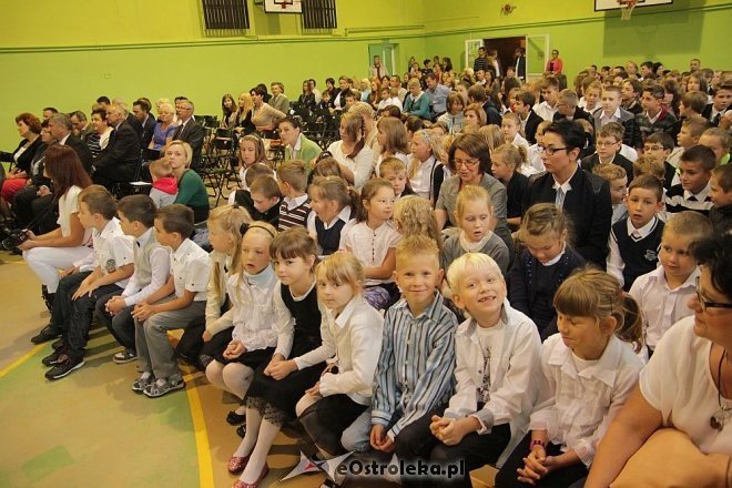 Uroczysta inauguracja roku szkolnego 2013/2014 w Zespole Szkół nr 3 w Ostrołęce [02.09.2013] - zdjęcie #45 - eOstroleka.pl