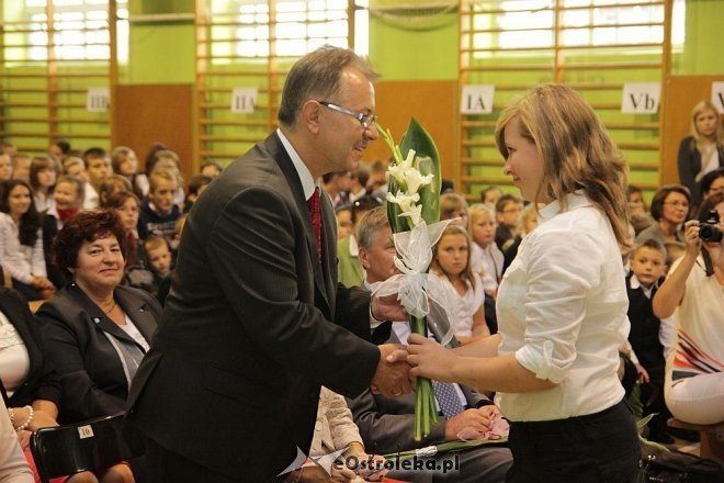 Uroczysta inauguracja roku szkolnego 2013/2014 w Zespole Szkół nr 3 w Ostrołęce [02.09.2013] - zdjęcie #31 - eOstroleka.pl