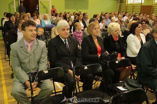 Uroczysta inauguracja roku szkolnego 2013/2014 w Zespole Szkół nr 3 w Ostrołęce [02.09.2013] - zdjęcie #26 - eOstroleka.pl