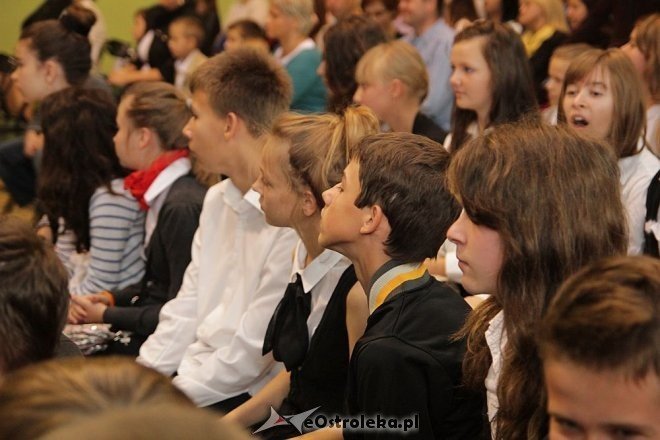 Uroczysta inauguracja roku szkolnego 2013/2014 w Zespole Szkół nr 3 w Ostrołęce [02.09.2013] - zdjęcie #14 - eOstroleka.pl