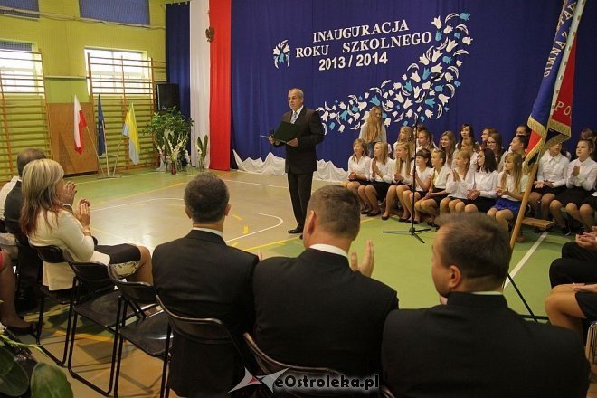 Uroczysta inauguracja roku szkolnego 2013/2014 w Zespole Szkół nr 3 w Ostrołęce [02.09.2013] - zdjęcie #8 - eOstroleka.pl