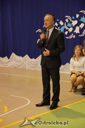 Uroczysta inauguracja roku szkolnego 2013/2014 w Zespole Szkół nr 3 w Ostrołęce [02.09.2013] - zdjęcie #3 - eOstroleka.pl