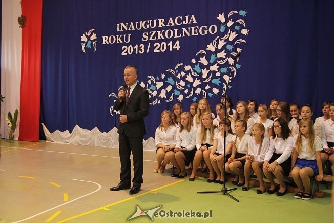 Uroczysta inauguracja roku szkolnego 2013/2014 w Zespole Szkół nr 3 w Ostrołęce [02.09.2013] - zdjęcie #2 - eOstroleka.pl