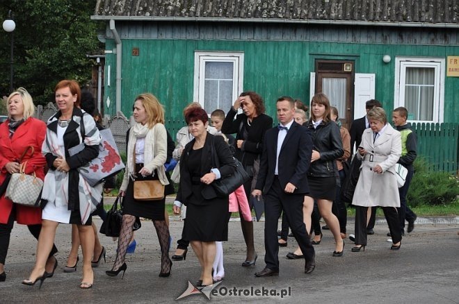 40 – lecie nadania imienia i uroczyste nadanie sztandaru szkole w Goworowie [03.09.2013] - zdjęcie #11 - eOstroleka.pl