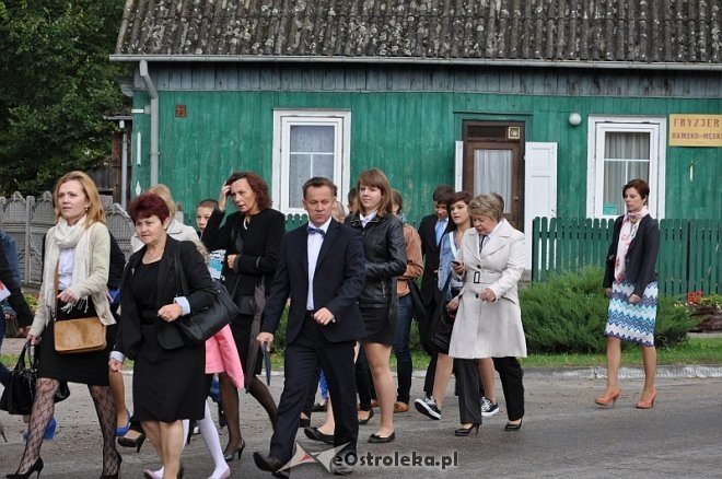 40 – lecie nadania imienia i uroczyste nadanie sztandaru szkole w Goworowie [03.09.2013] - zdjęcie #12 - eOstroleka.pl