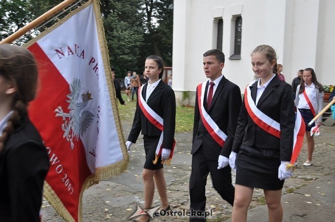 40 – lecie nadania imienia i uroczyste nadanie sztandaru szkole w Goworowie [03.09.2013] - zdjęcie #73 - eOstroleka.pl