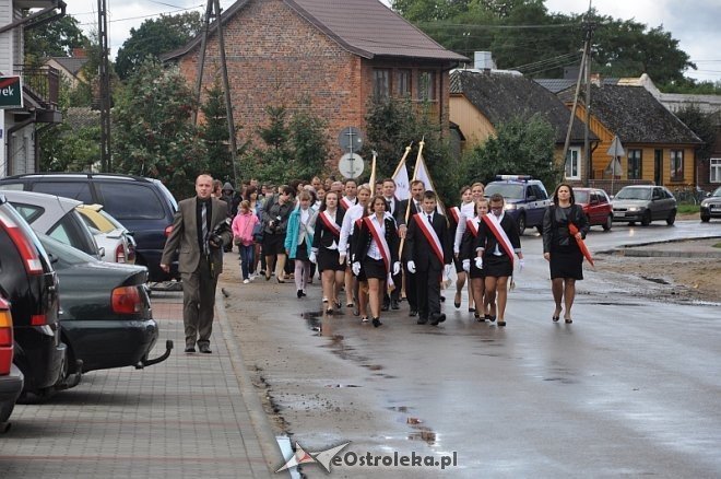 40 – lecie nadania imienia i uroczyste nadanie sztandaru szkole w Goworowie [03.09.2013] - zdjęcie #60 - eOstroleka.pl