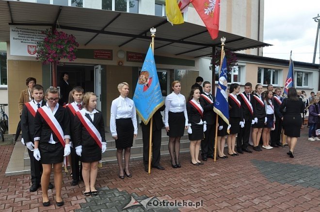 40 – lecie nadania imienia i uroczyste nadanie sztandaru szkole w Goworowie [03.09.2013] - zdjęcie #53 - eOstroleka.pl