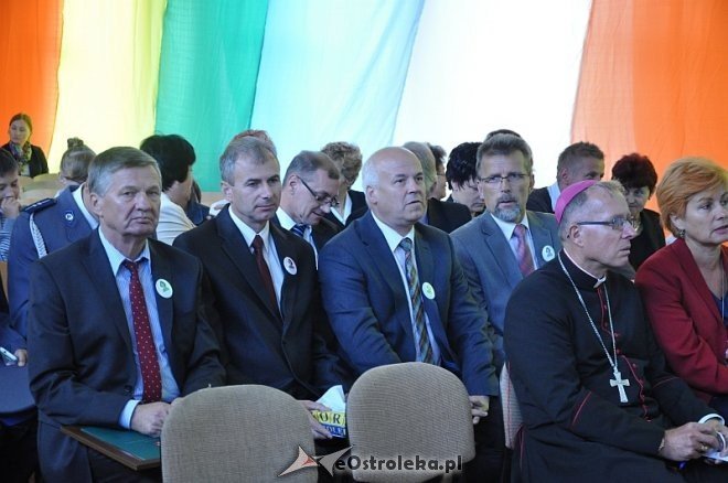 40 – lecie nadania imienia i uroczyste nadanie sztandaru szkole w Goworowie [03.09.2013] - zdjęcie #36 - eOstroleka.pl