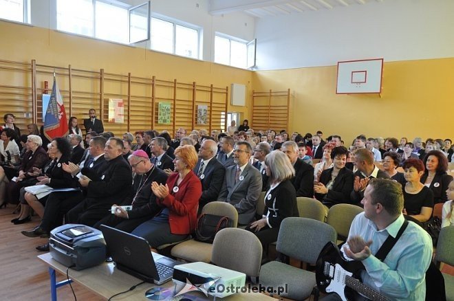 40 – lecie nadania imienia i uroczyste nadanie sztandaru szkole w Goworowie [03.09.2013] - zdjęcie #21 - eOstroleka.pl