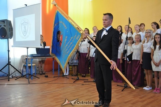 40 – lecie nadania imienia i uroczyste nadanie sztandaru szkole w Goworowie [03.09.2013] - zdjęcie #10 - eOstroleka.pl