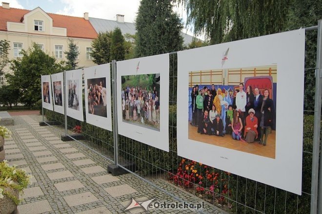 Rocznicowa wystawa I LO na placu Bema [05.09.2013] - zdjęcie #2 - eOstroleka.pl