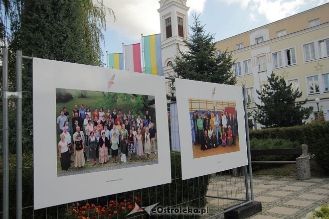 Rocznicowa wystawa I LO na placu Bema [05.09.2013] - zdjęcie #10 - eOstroleka.pl