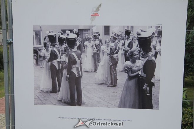 Rocznicowa wystawa I LO na placu Bema [05.09.2013] - zdjęcie #6 - eOstroleka.pl