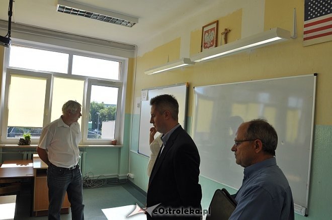 Szkoła Podstawowa nr 1 w Ostrołęce przeszła gruntowną renowację instalacji elektrycznej [05.09.2013] - zdjęcie #15 - eOstroleka.pl