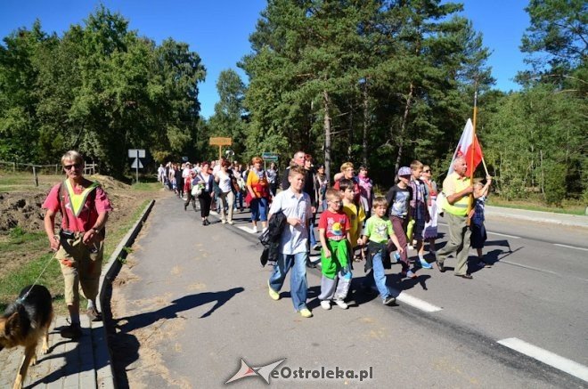 Piesza Pielgrzymka do Dąbrówki - zdjęcie #19 - eOstroleka.pl