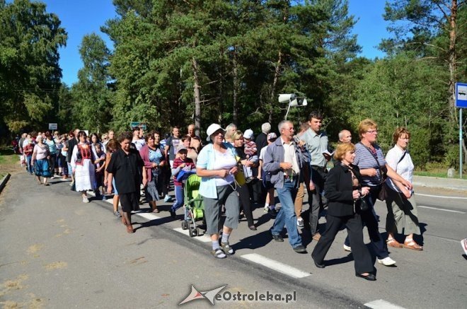 Piesza Pielgrzymka do Dąbrówki - zdjęcie #15 - eOstroleka.pl