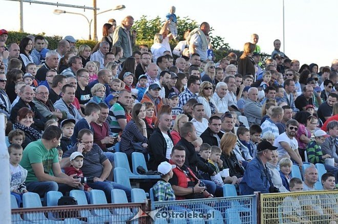 Kaskaderzy Street Owners kolejny raz na miejskim stadionie [08.09.2013]  - zdjęcie #82 - eOstroleka.pl