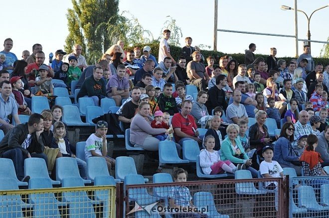 Kaskaderzy Street Owners kolejny raz na miejskim stadionie [08.09.2013]  - zdjęcie #51 - eOstroleka.pl