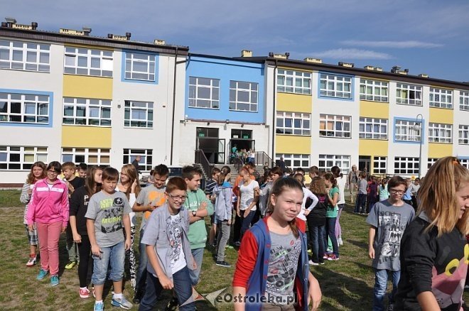 Pożar w Szkole Podstawowej nr 10. Ewakuowano blisko 800 osób [11.09.2013] - zdjęcie #6 - eOstroleka.pl