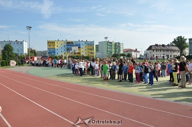 Pożar w Szkole Podstawowej nr 10. Ewakuowano blisko 800 osób [11.09.2013] - zdjęcie #29 - eOstroleka.pl