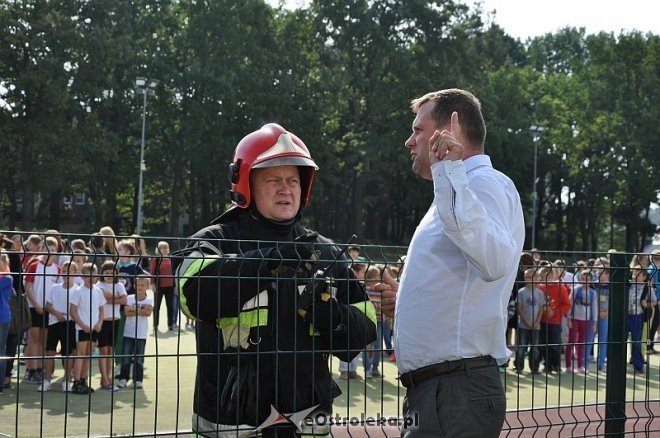 Pożar w Szkole Podstawowej nr 10. Ewakuowano blisko 800 osób [11.09.2013] - zdjęcie #30 - eOstroleka.pl