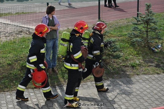 Pożar w Szkole Podstawowej nr 10. Ewakuowano blisko 800 osób [11.09.2013] - zdjęcie #35 - eOstroleka.pl