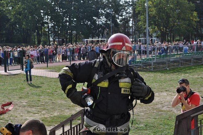 Pożar w Szkole Podstawowej nr 10. Ewakuowano blisko 800 osób [11.09.2013] - zdjęcie #51 - eOstroleka.pl